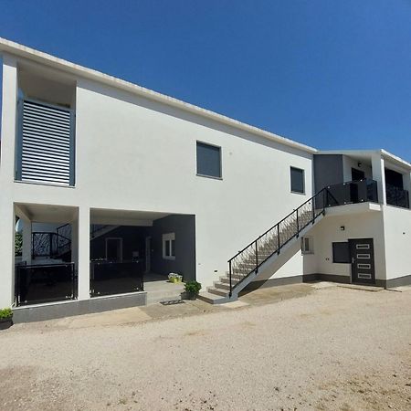 Apartmani Karla Paklenica Starigrad Paklenica Buitenkant foto
