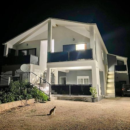 Apartmani Karla Paklenica Starigrad Paklenica Buitenkant foto