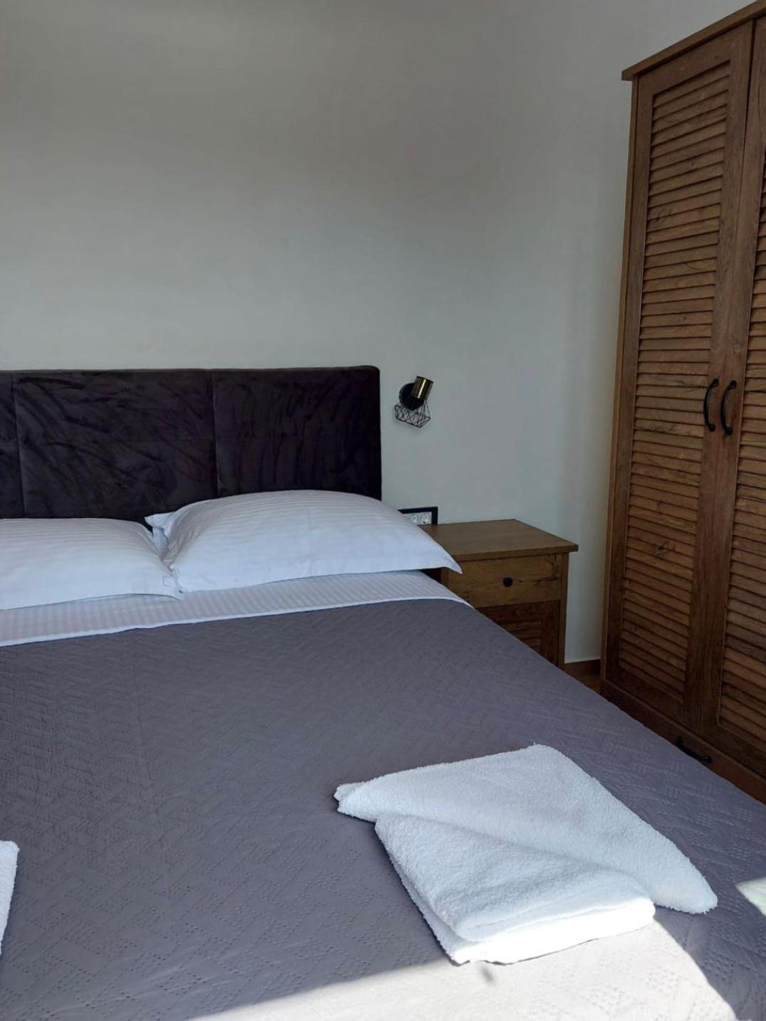 Apartmani Karla Paklenica Starigrad Paklenica Buitenkant foto