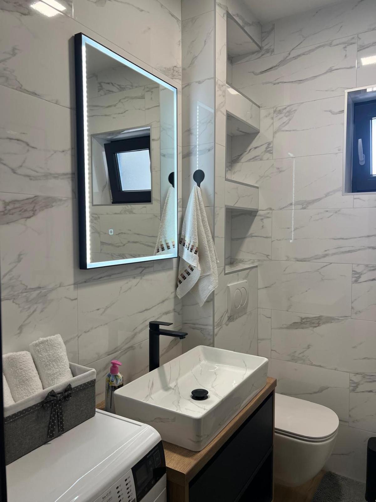 Apartmani Karla Paklenica Starigrad Paklenica Buitenkant foto