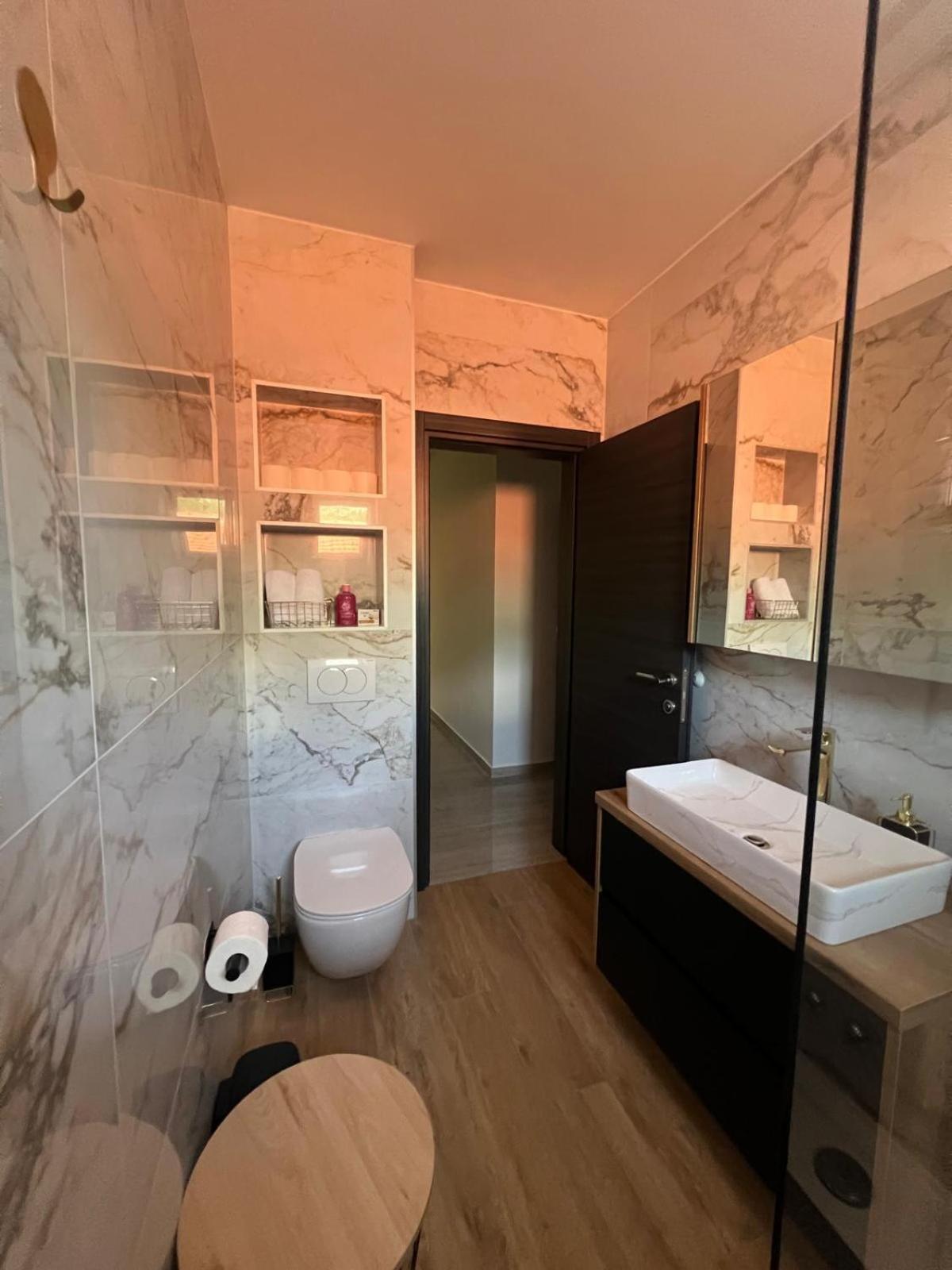 Apartmani Karla Paklenica Starigrad Paklenica Buitenkant foto