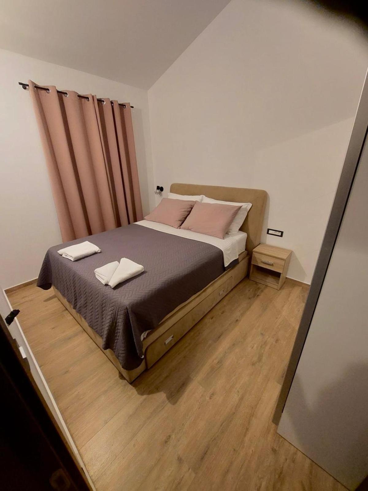Apartmani Karla Paklenica Starigrad Paklenica Buitenkant foto