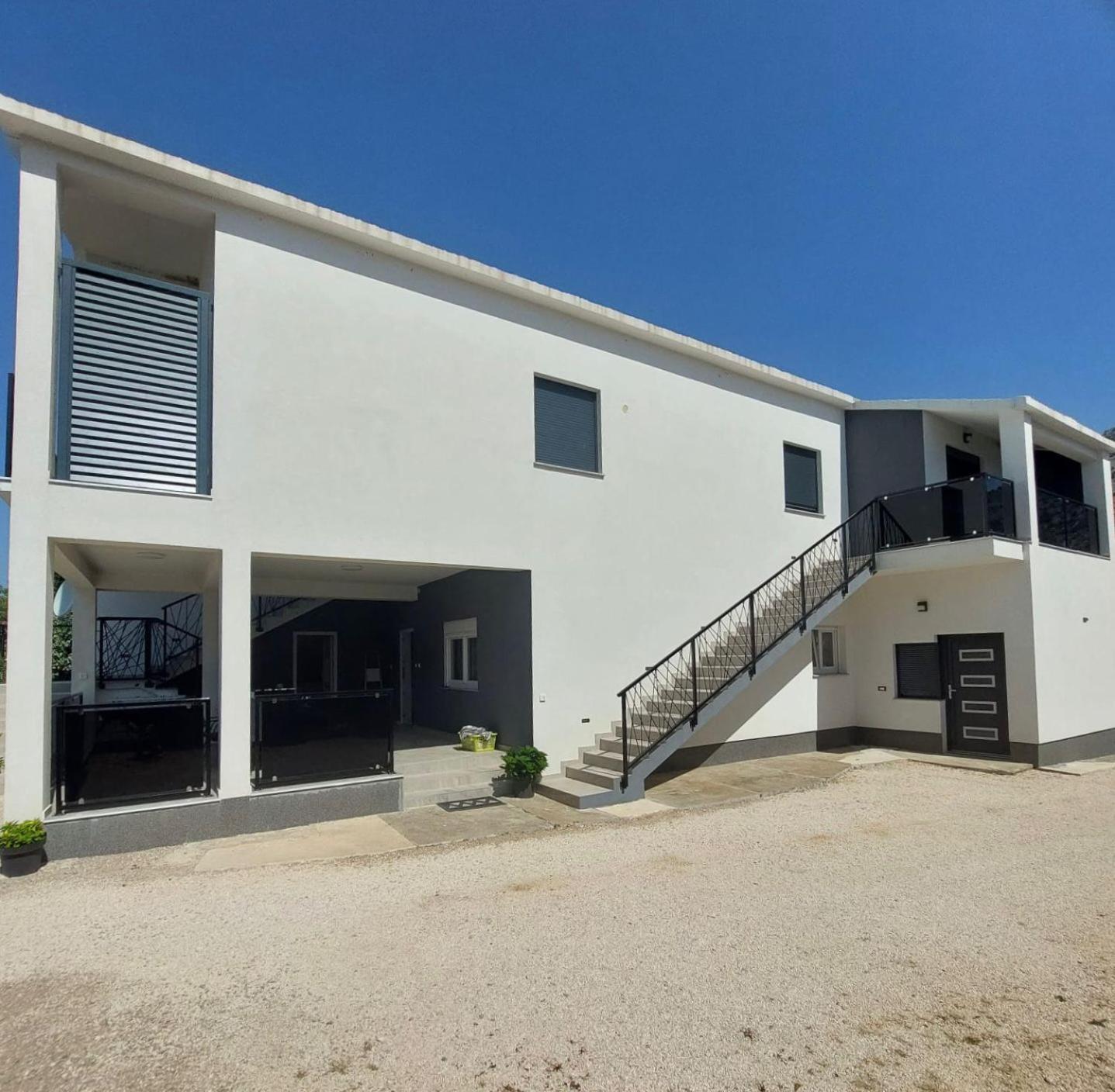 Apartmani Karla Paklenica Starigrad Paklenica Buitenkant foto