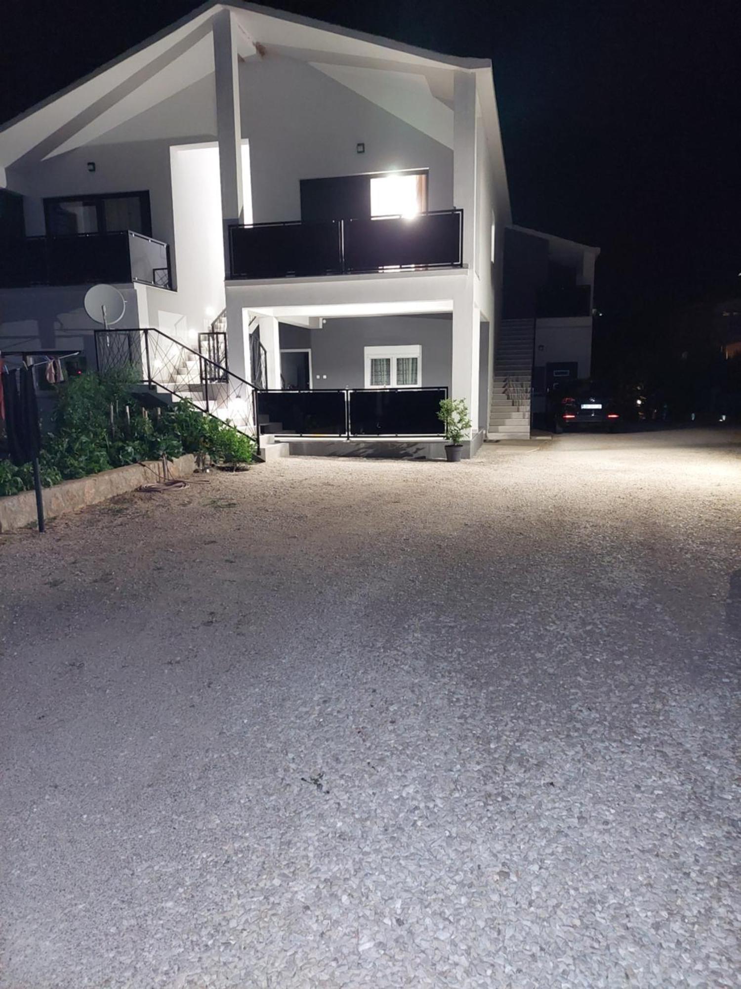Apartmani Karla Paklenica Starigrad Paklenica Buitenkant foto