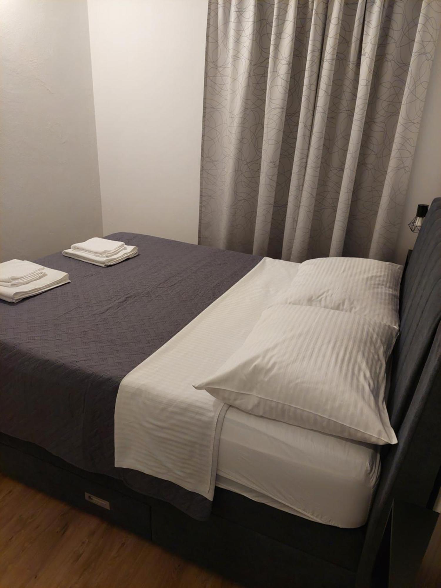 Apartmani Karla Paklenica Starigrad Paklenica Buitenkant foto