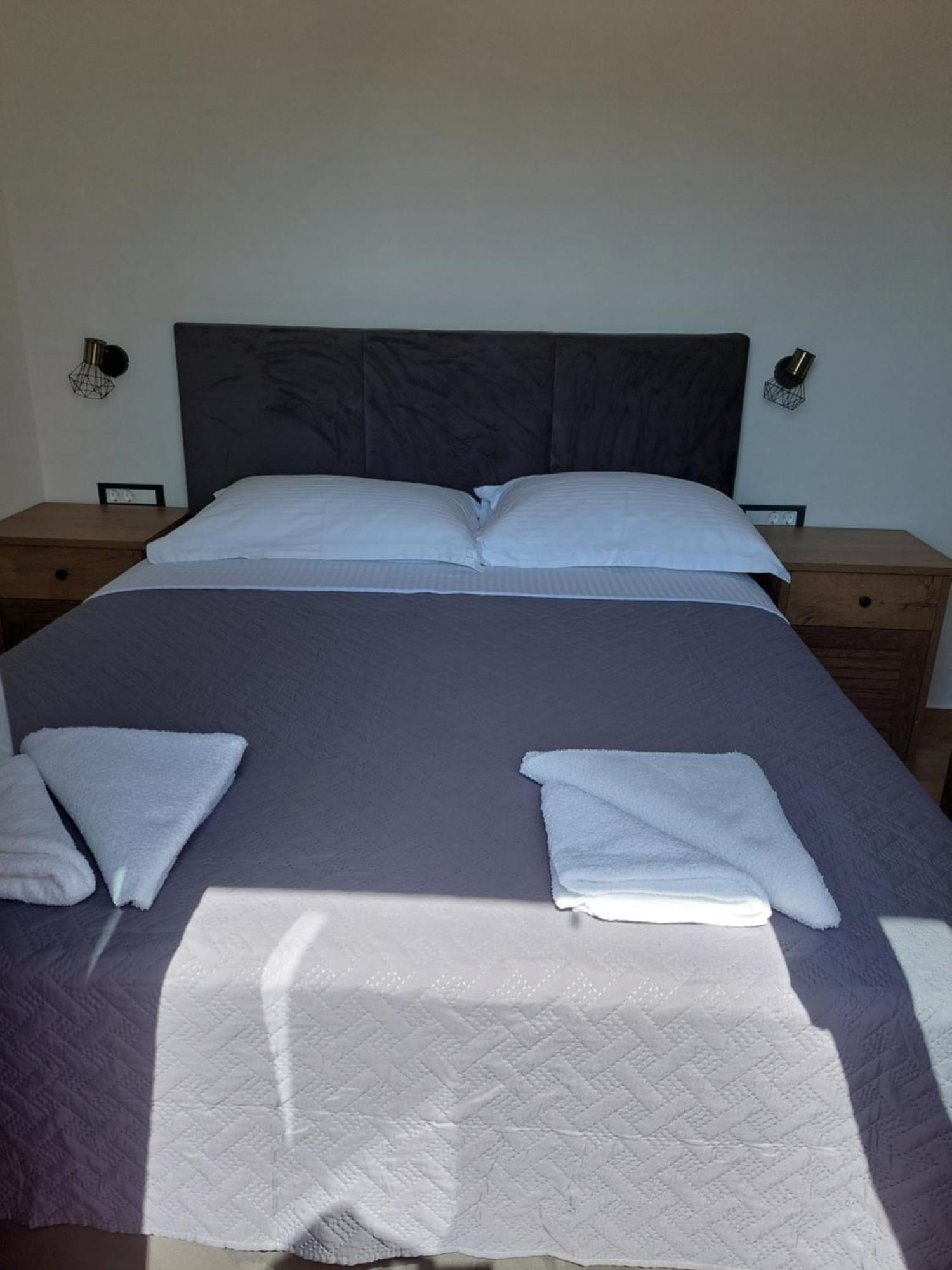 Apartmani Karla Paklenica Starigrad Paklenica Buitenkant foto