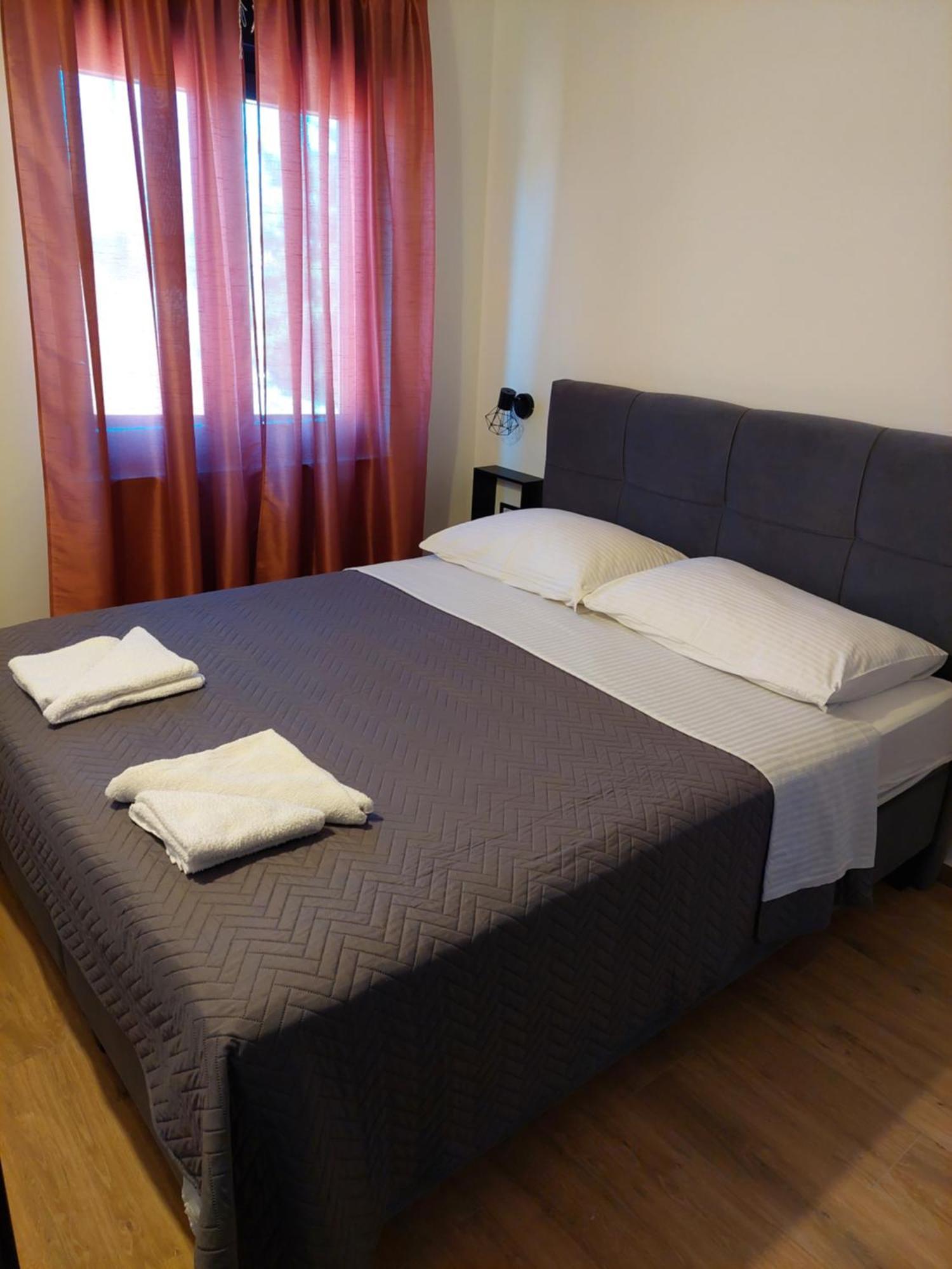 Apartmani Karla Paklenica Starigrad Paklenica Buitenkant foto